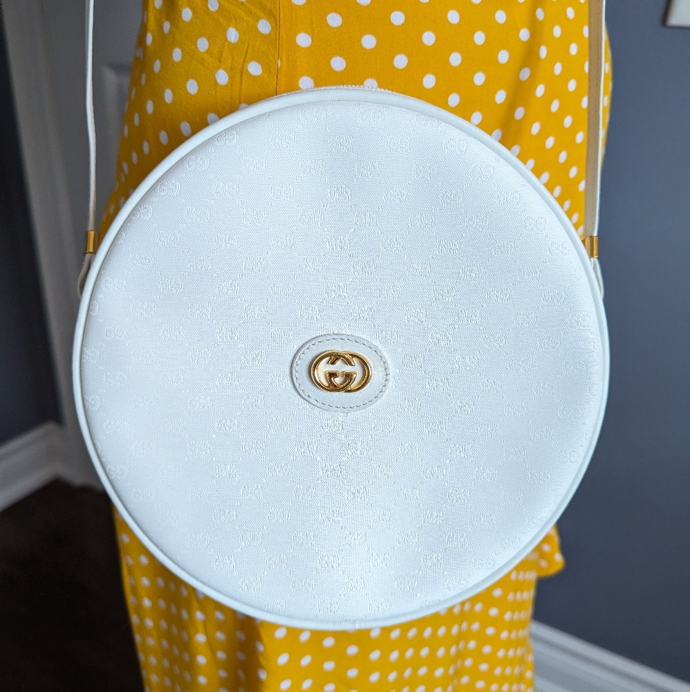 Gucci round canteen bag.